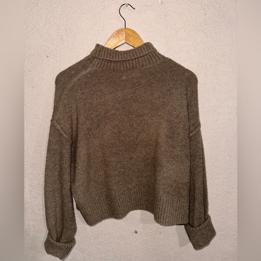 DISSH Brown Cropped Turtleneck Sweater - Picture 4 of 7